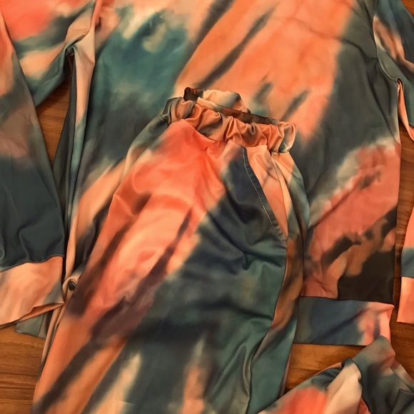 Tye Dye Matching Set - Picture 5 of 5